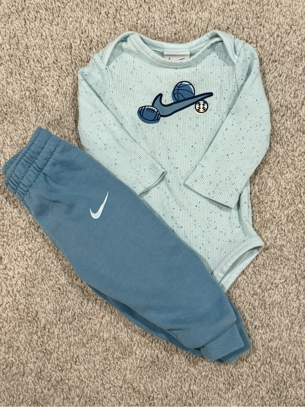 Nike Baby Boy 6M Bodysuit & Jogger Pants Outfit Set